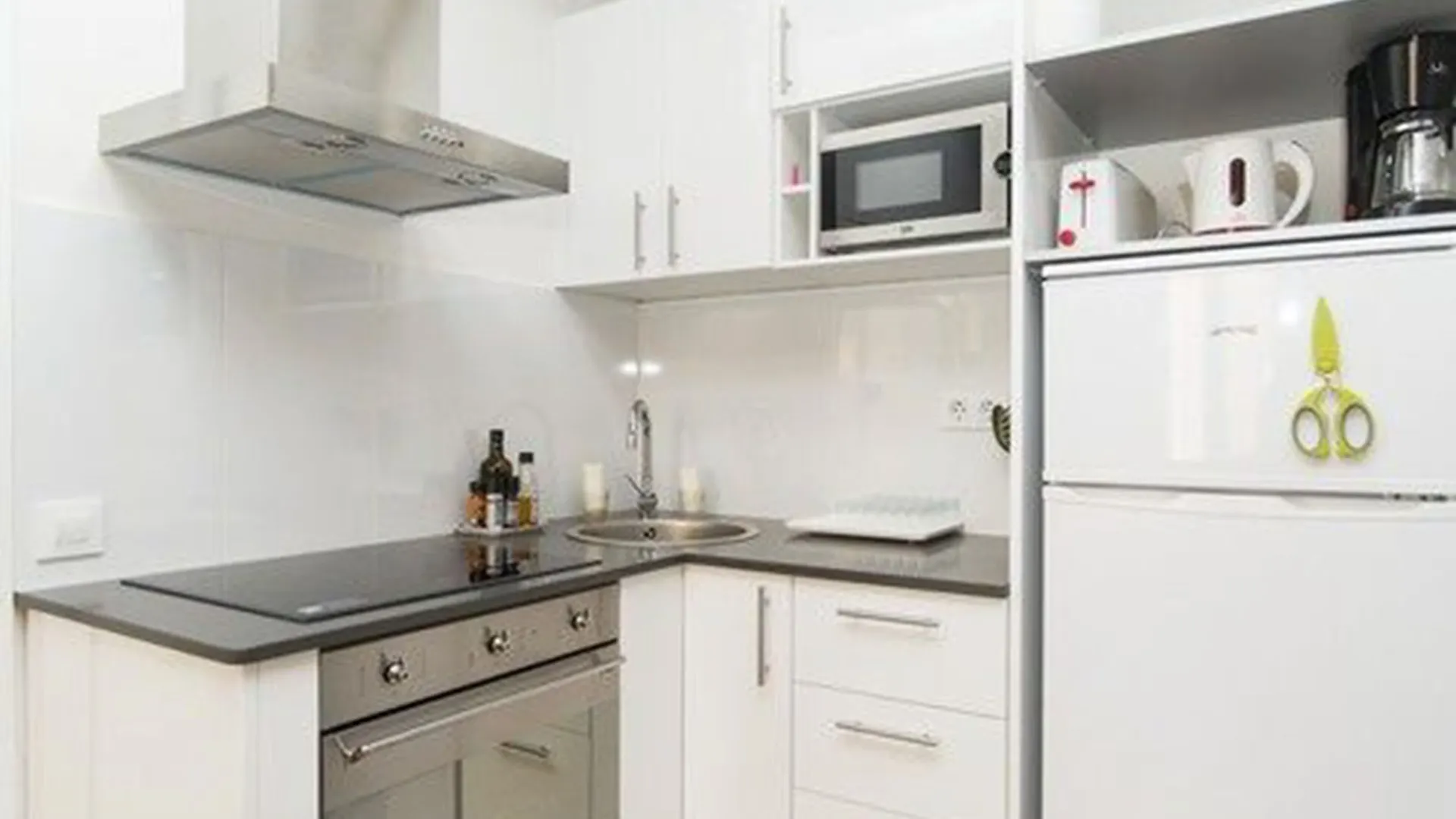 Apartments Sfamilia Barcelona Hotel