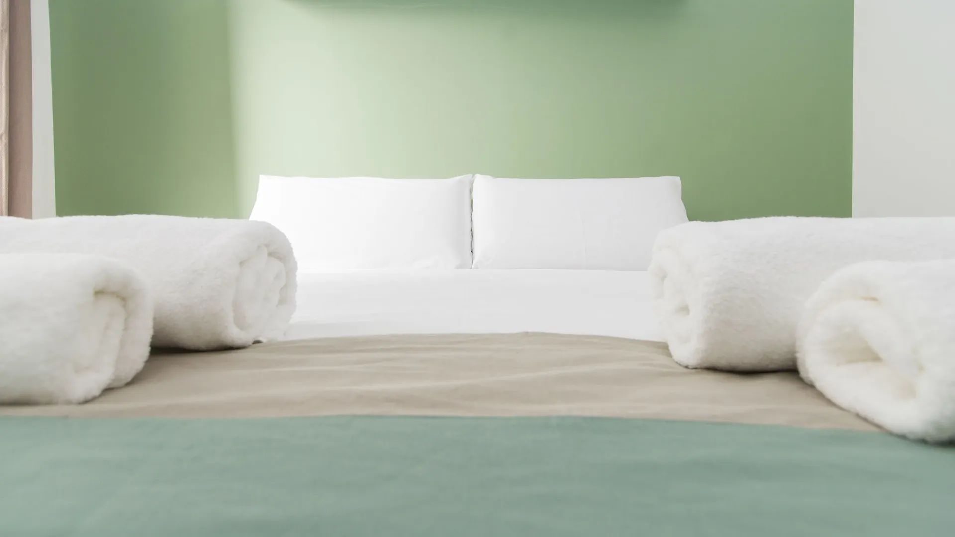 Apartments Sfamilia Barcelona Hotel