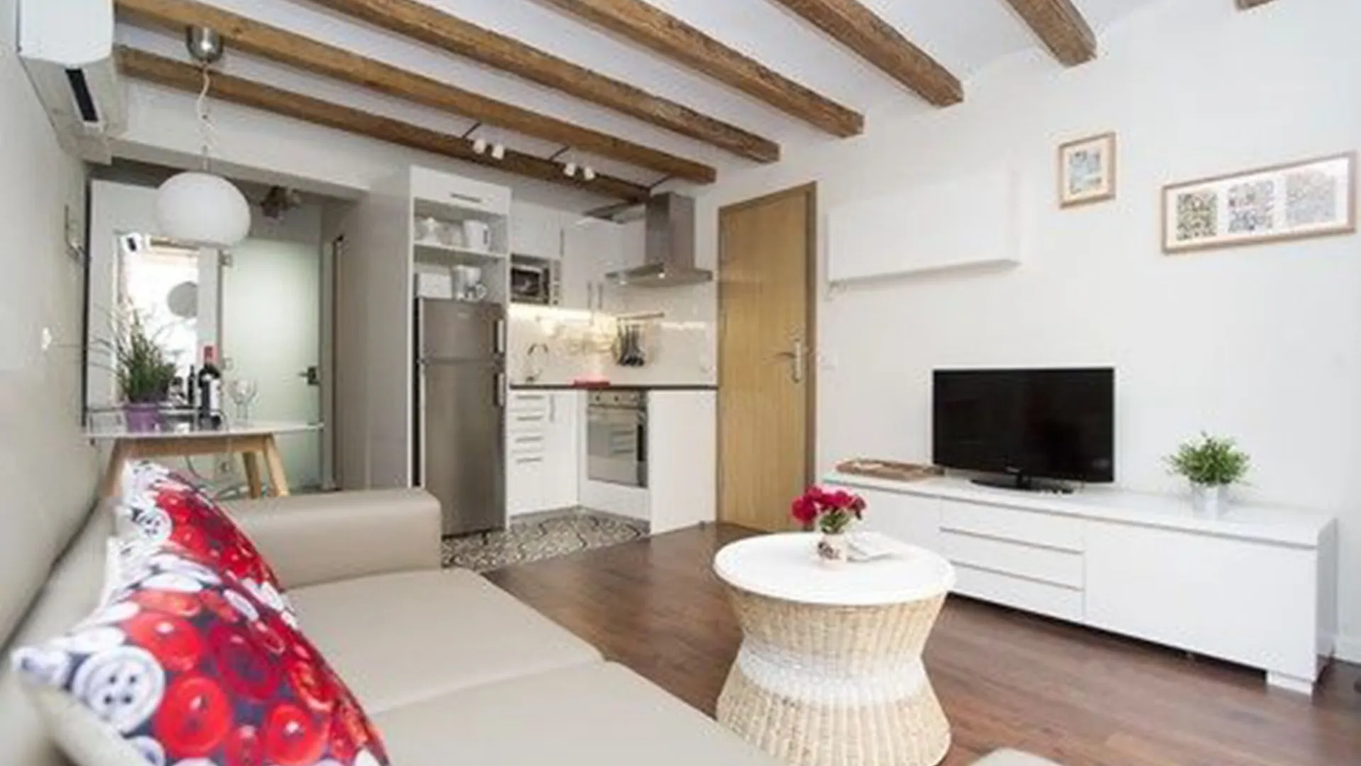 Apartments Sfamilia Barcelona Spain