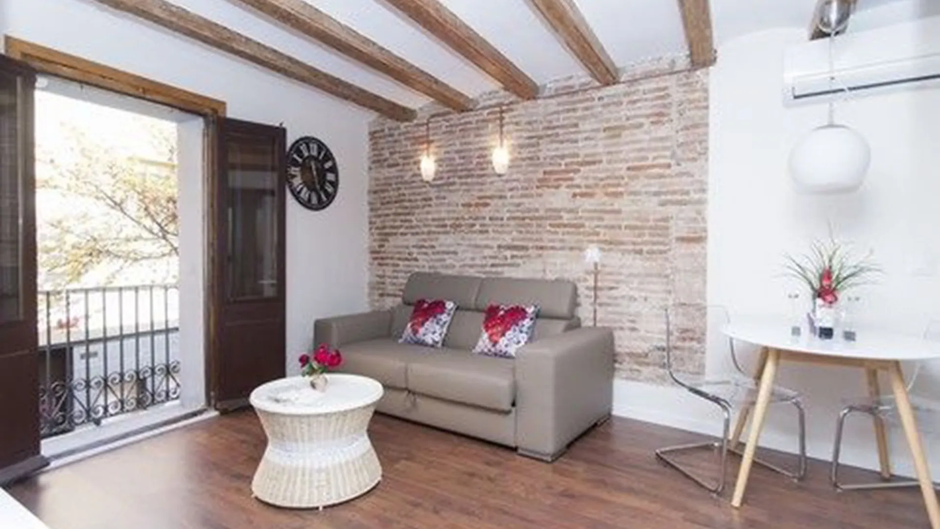 Apartments Sfamilia Barcelona Spain